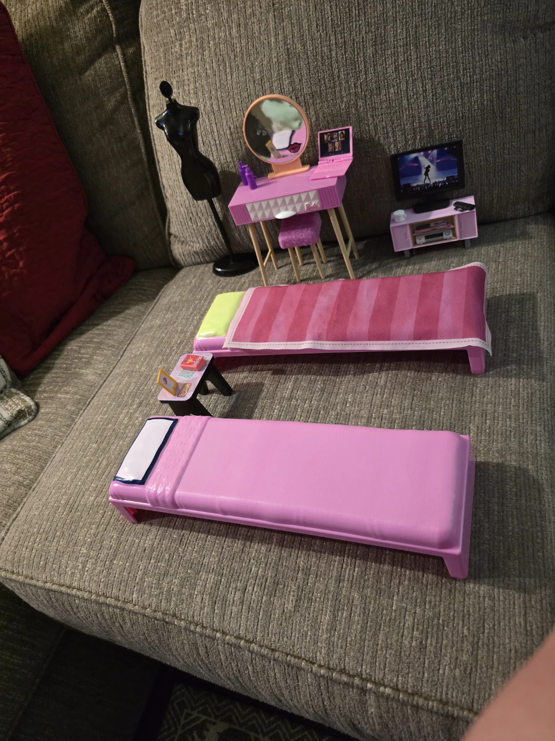 Dollhouse Bedroom Furniture Set