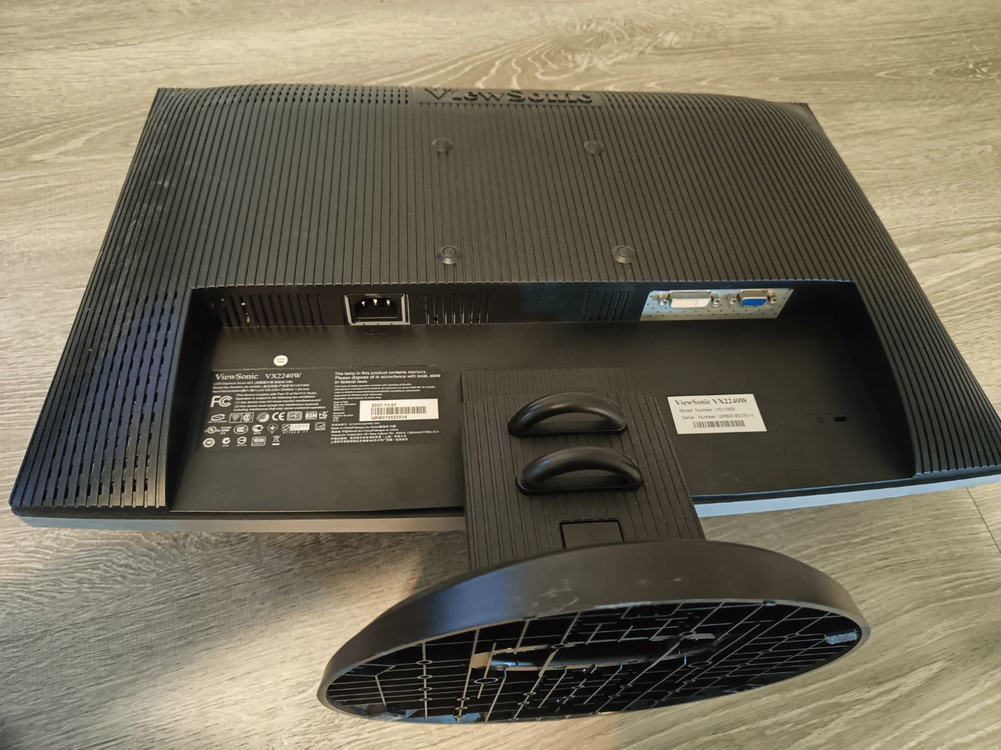 ViewSonic VX2240w LCD Monitor - photo 2