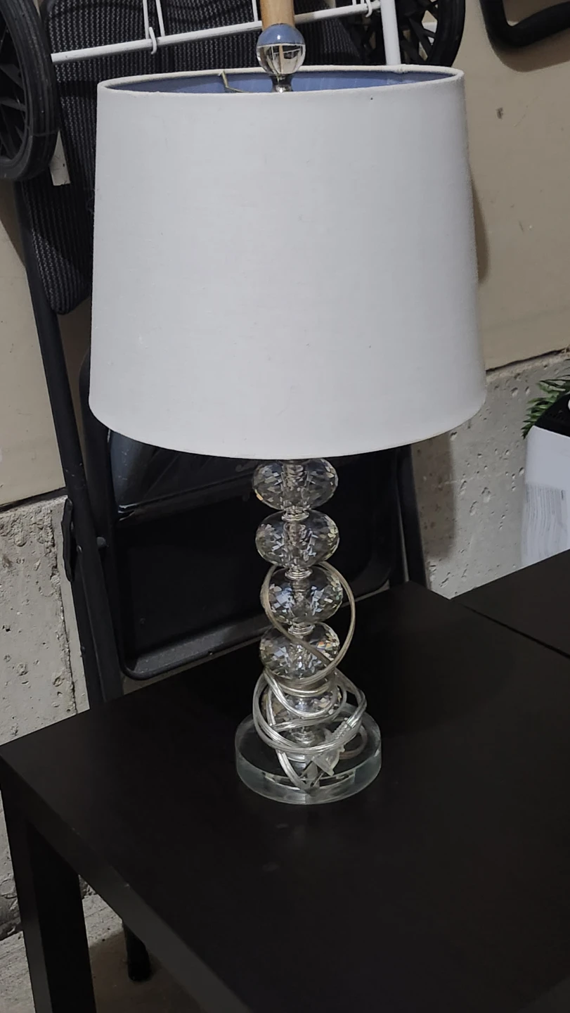 Crystal table lamp