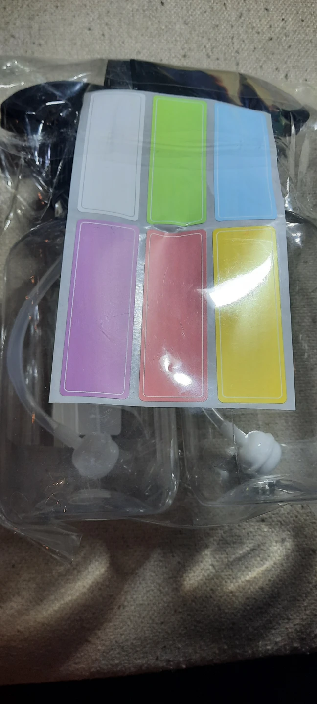 Set of 2 clear small plastic spray bottles with labels - photo 2