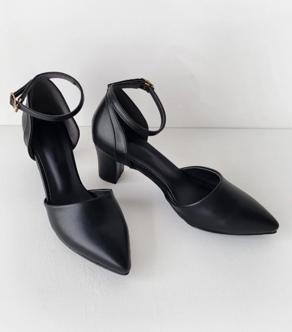 size 7 brand new Black Ankle Strap Heels