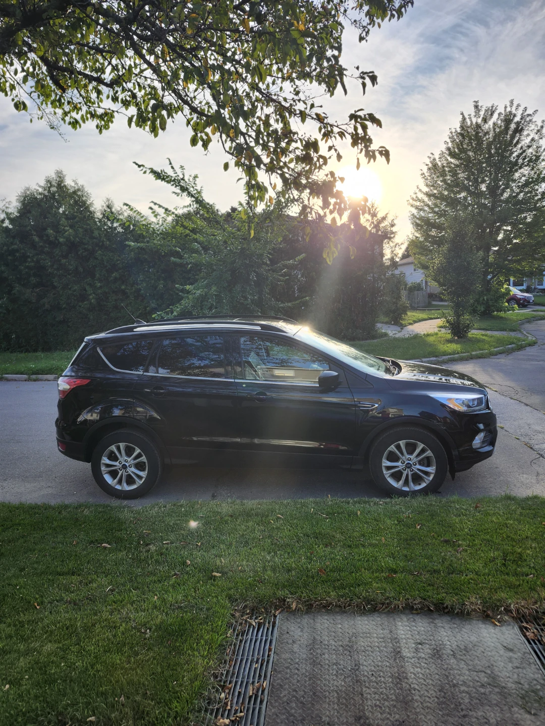 2018 Ford Escape SEL Ecoboost SUV - photo 4