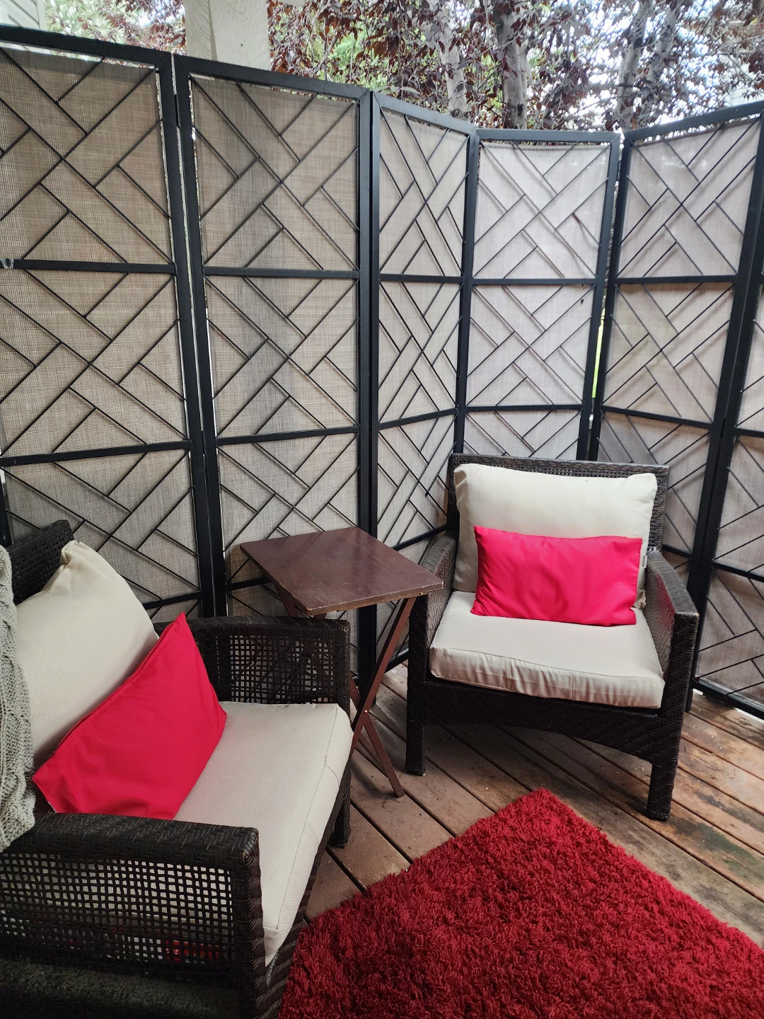 4 Piece Patio Set + 4 x Privacy Walls