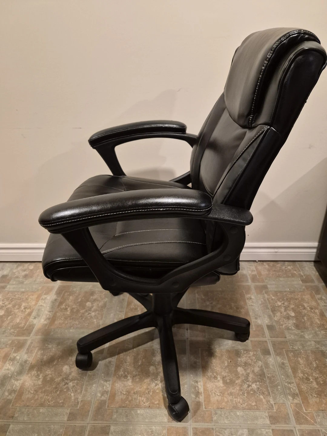 Black Faux Leather Office Chair - photo 4
