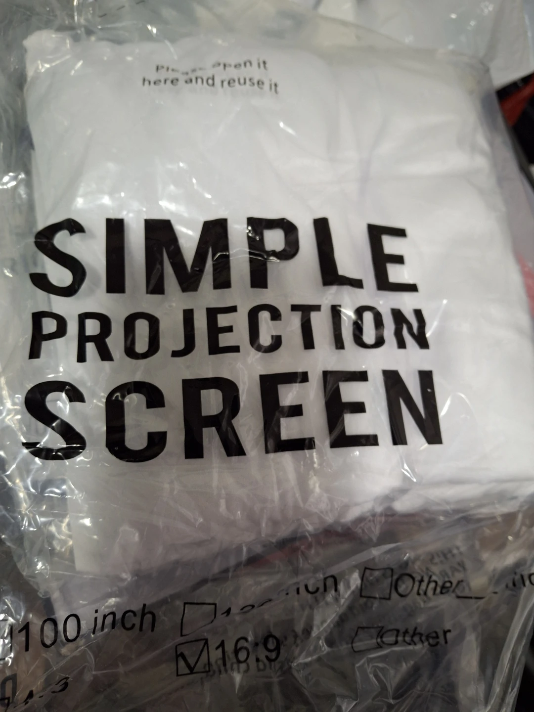 New Qkk mini projector with remote and 100 inch screen - photo 4