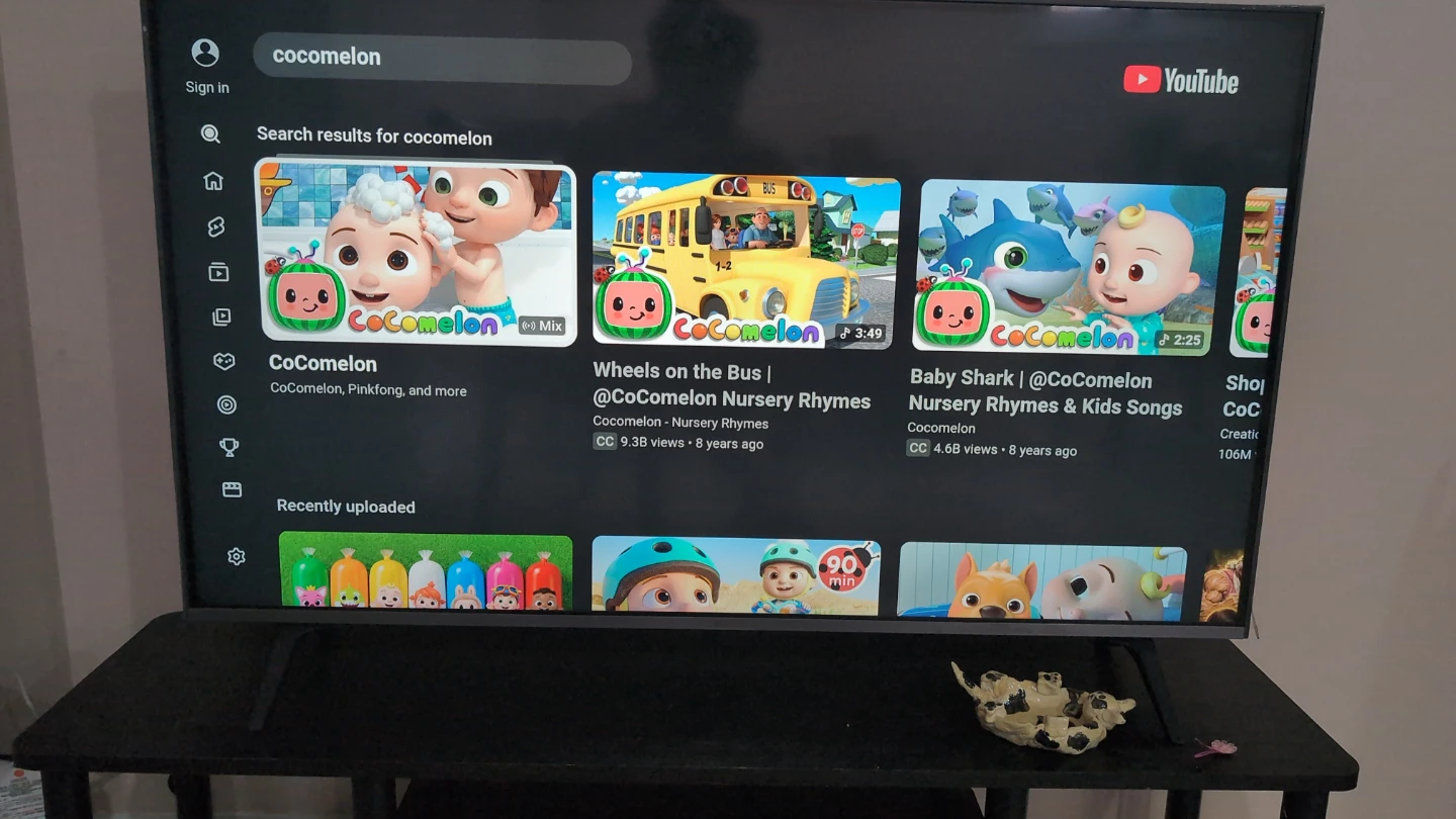 LG 43" UHD AI ThinQ 4K UHD Smart TV - photo 2