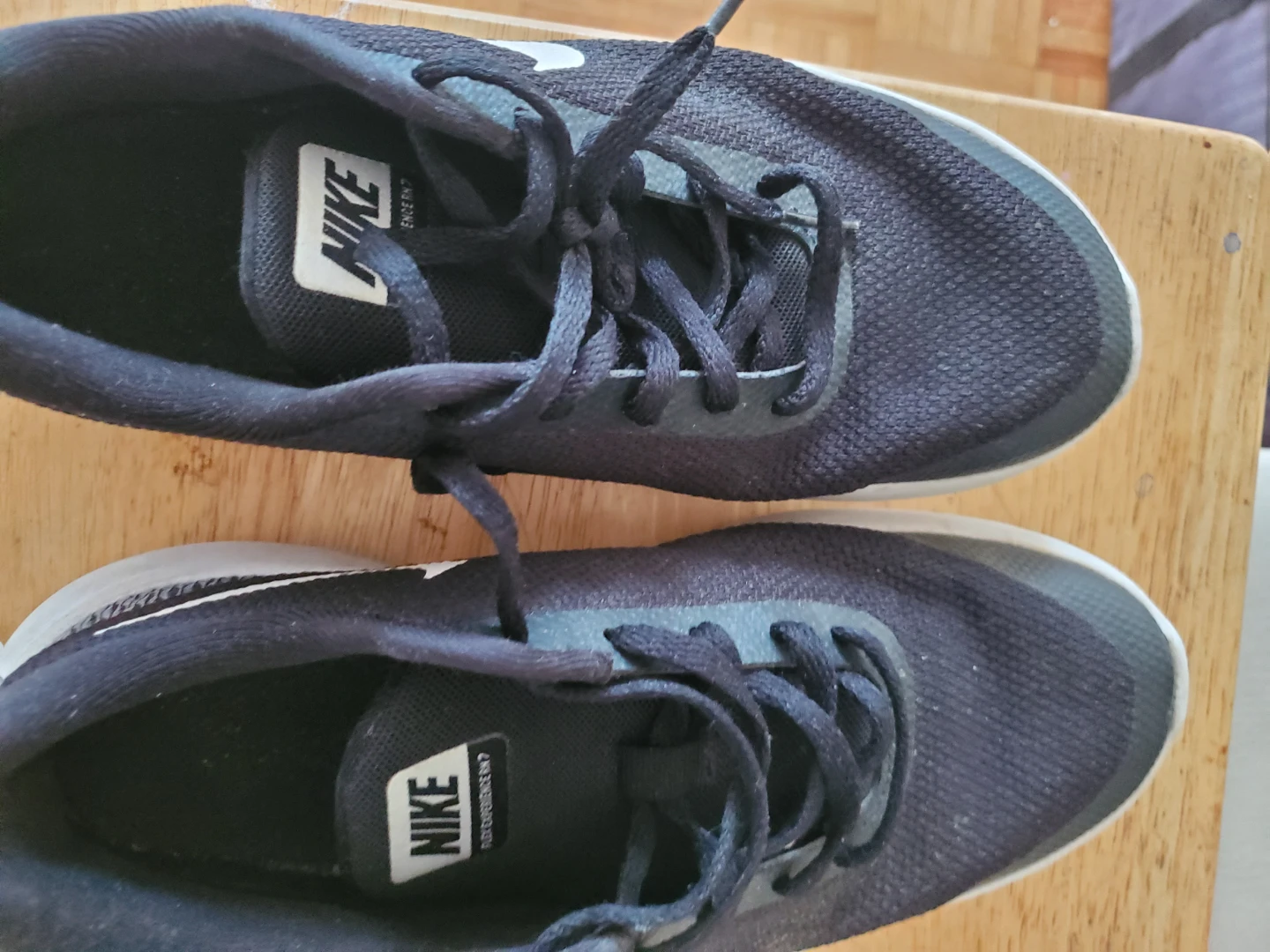 Nike Running Shoes size US 7 - photo 3