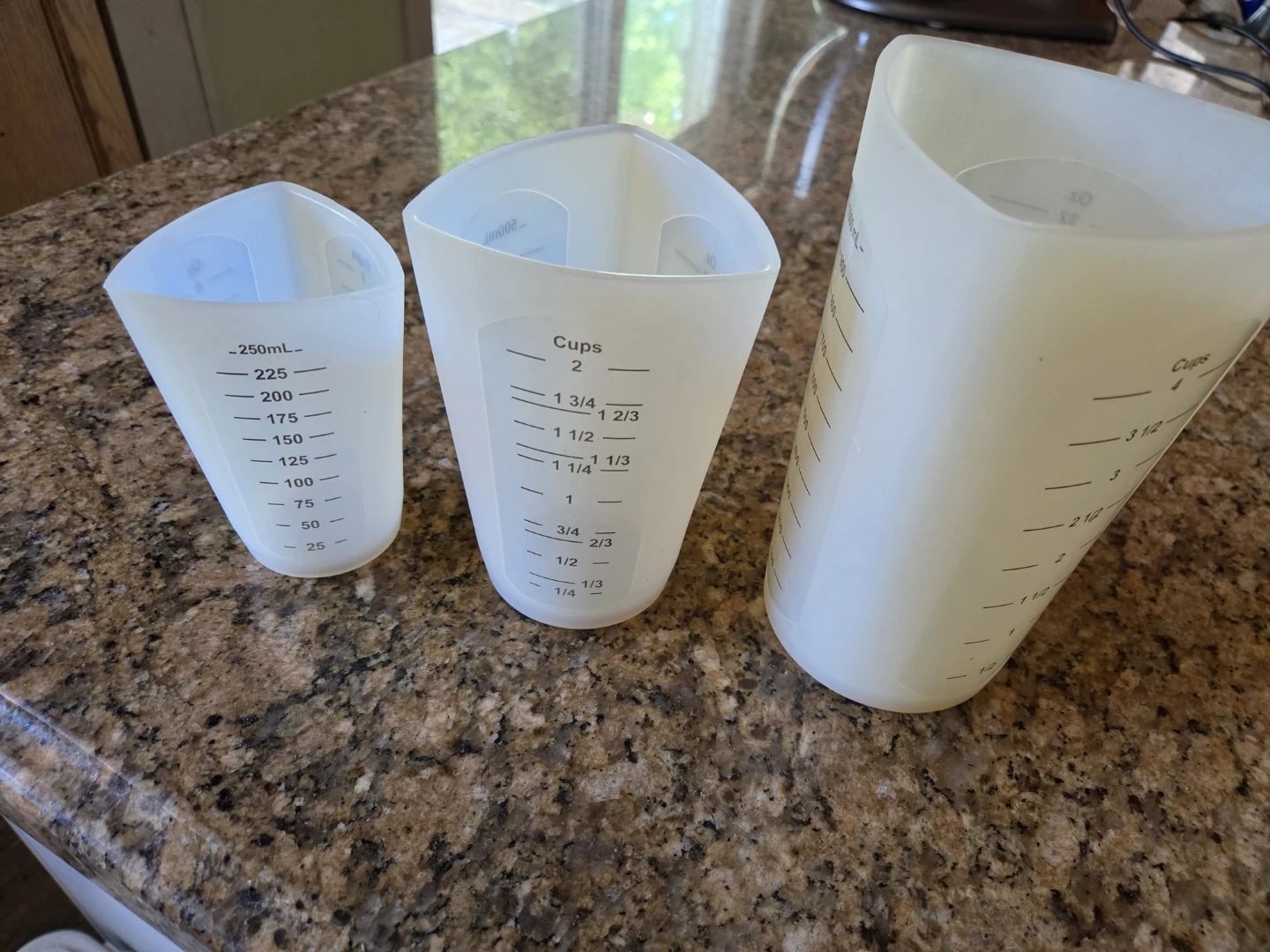 Set of 3 Flexible Measuring Cups