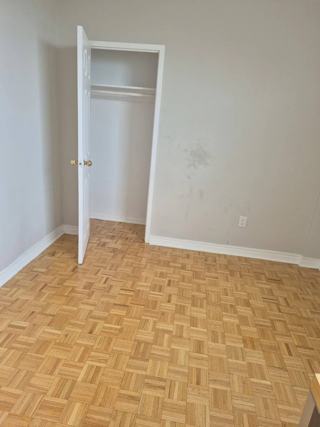 PRIVATE ROOM in downtown