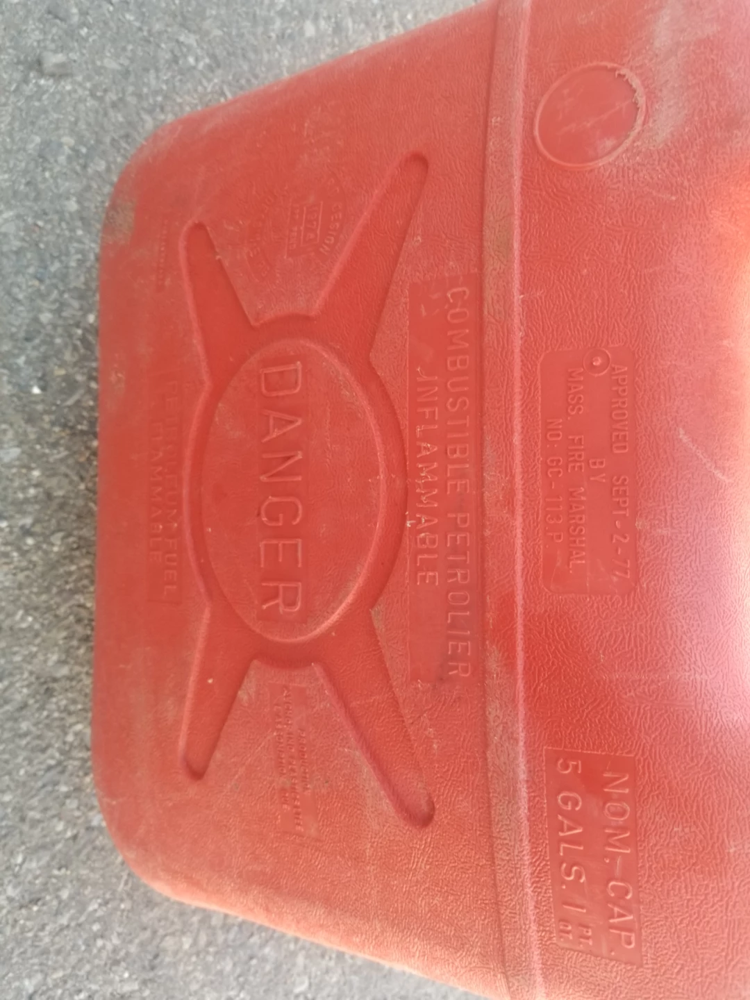 Red 5 Gallon Gas Can - photo 3