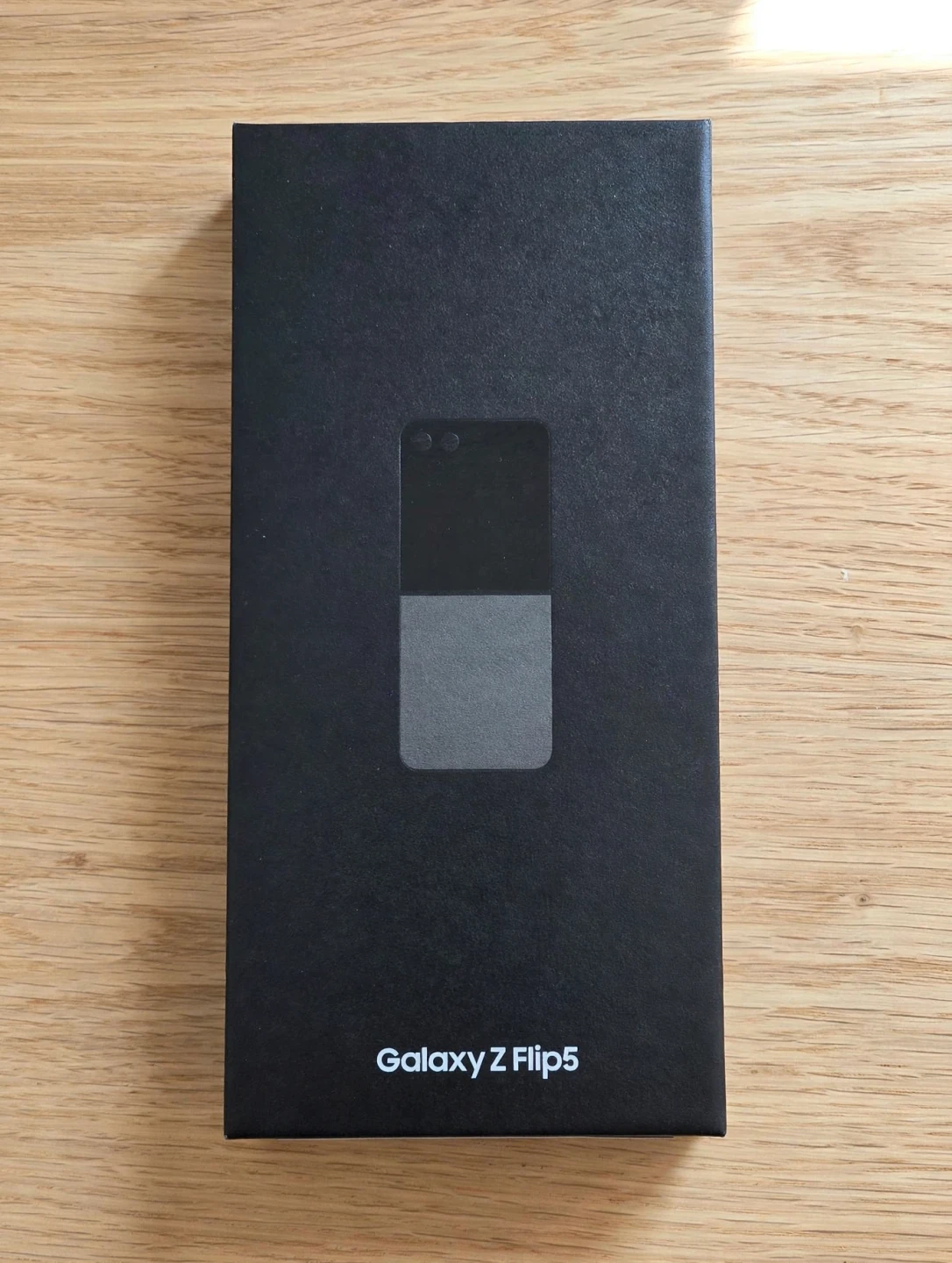 Samsung Galaxy Z Flip5 Smartphone - photo 5