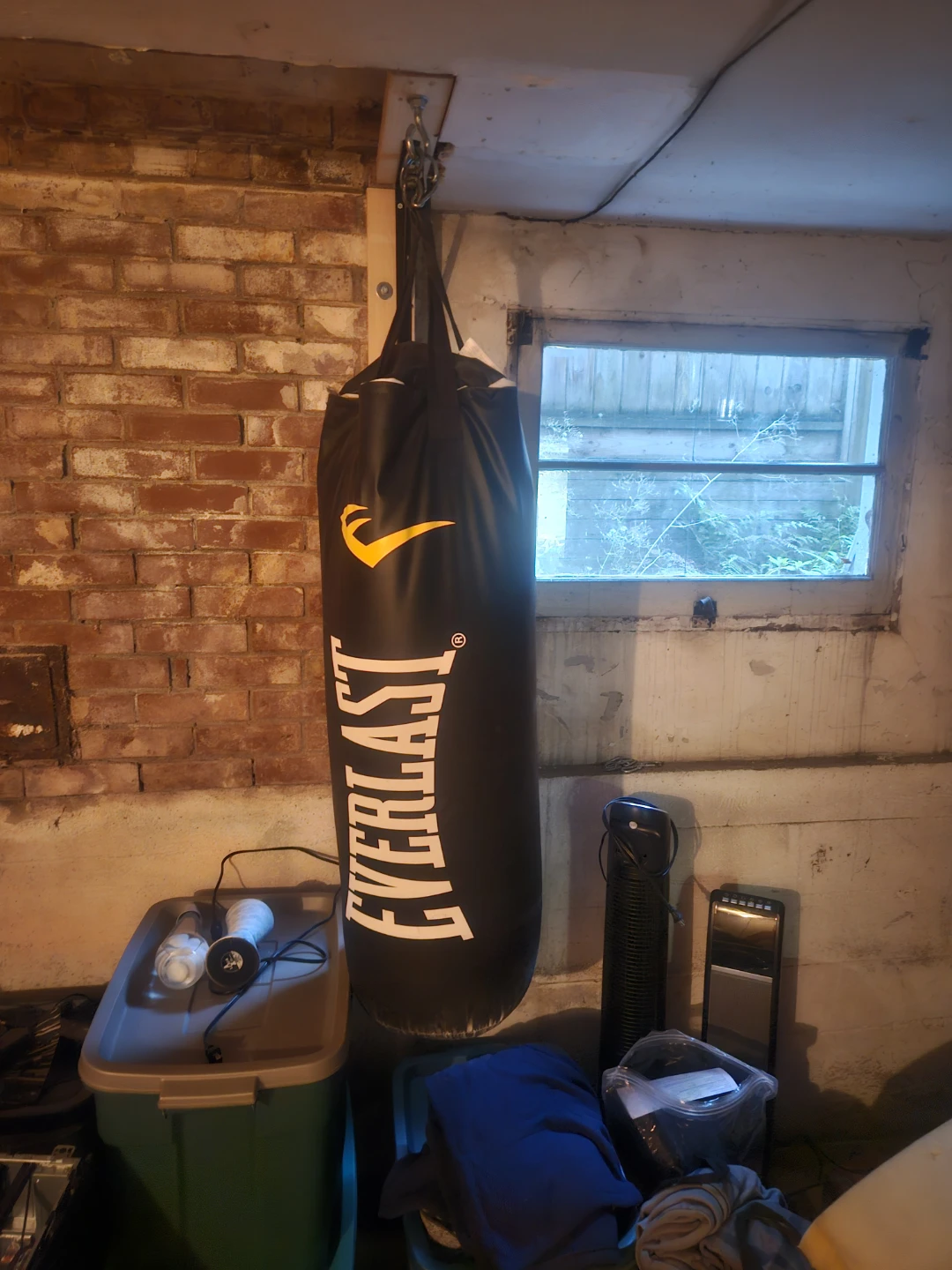 Everlasting punching bag