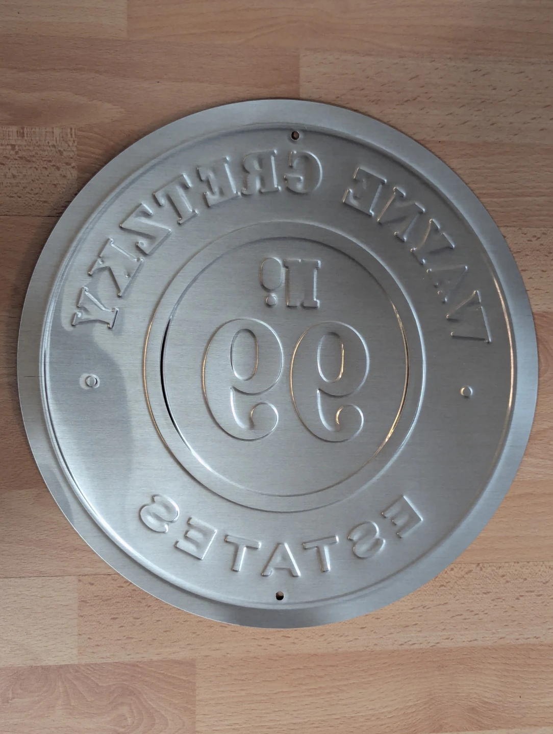 Used thin tin WAYNE GRETZKY No. 99 Estates sign. A little warped - photo 3
