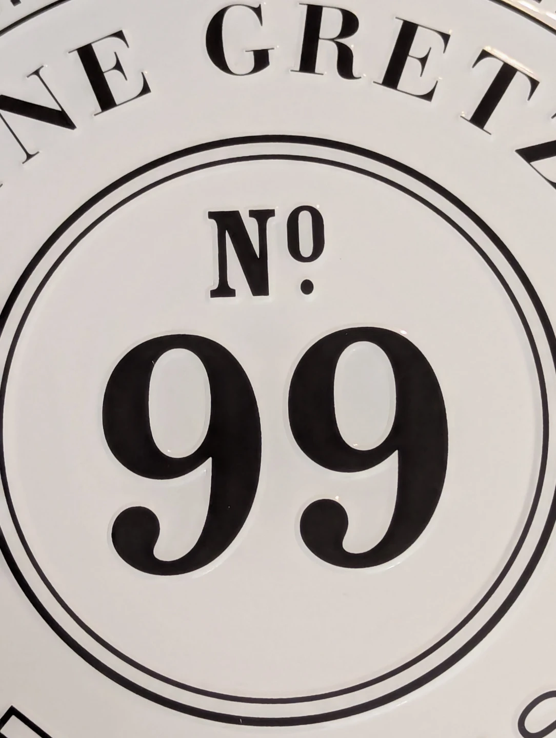 Used thin tin WAYNE GRETZKY No. 99 Estates sign. A little warped - photo 5