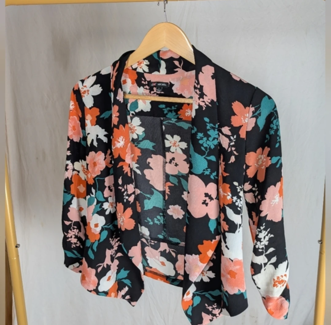 Light floral crop open front blazer