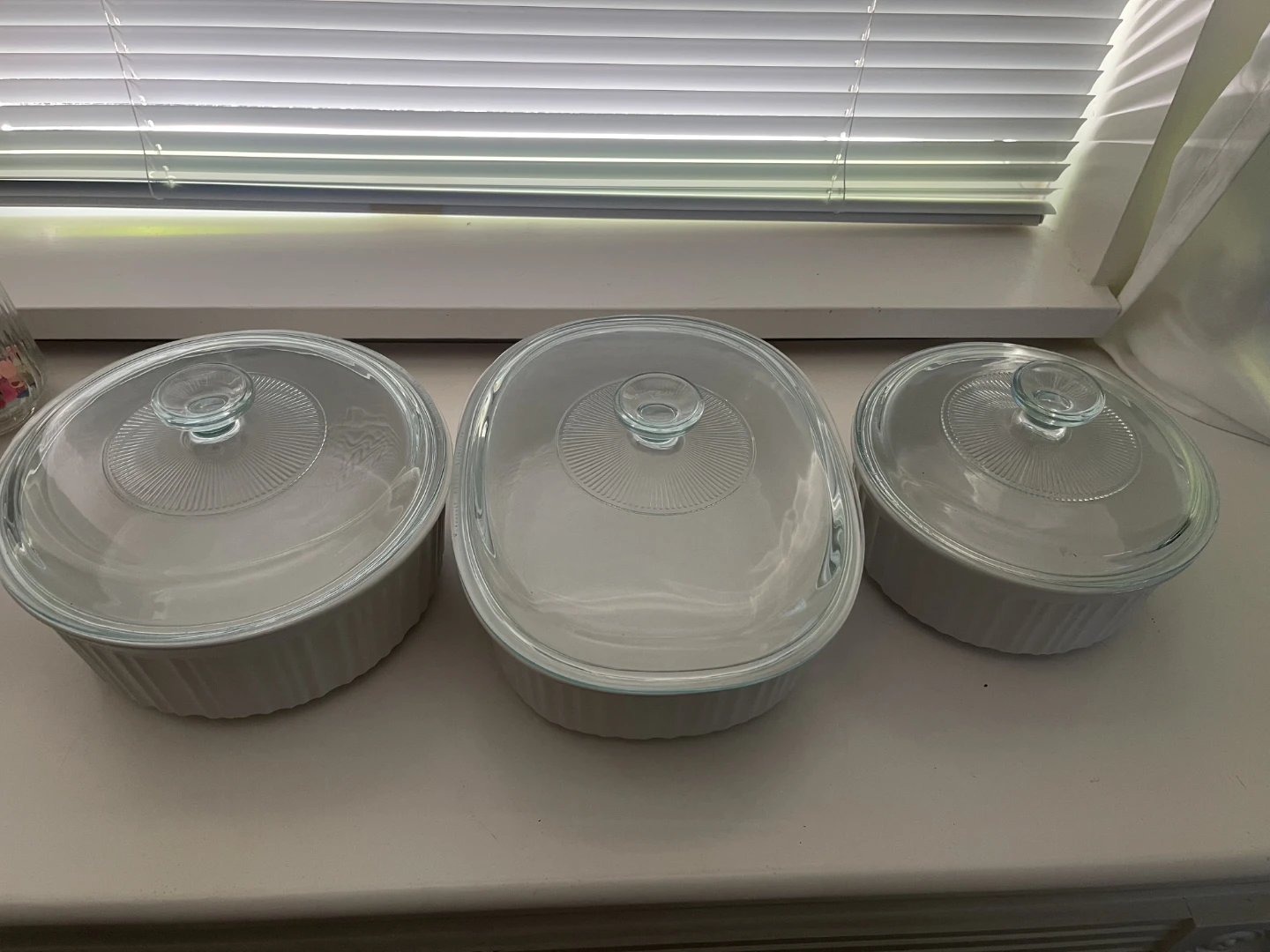 Set of 3 White Ramekins with Glass Lids - photo 4
