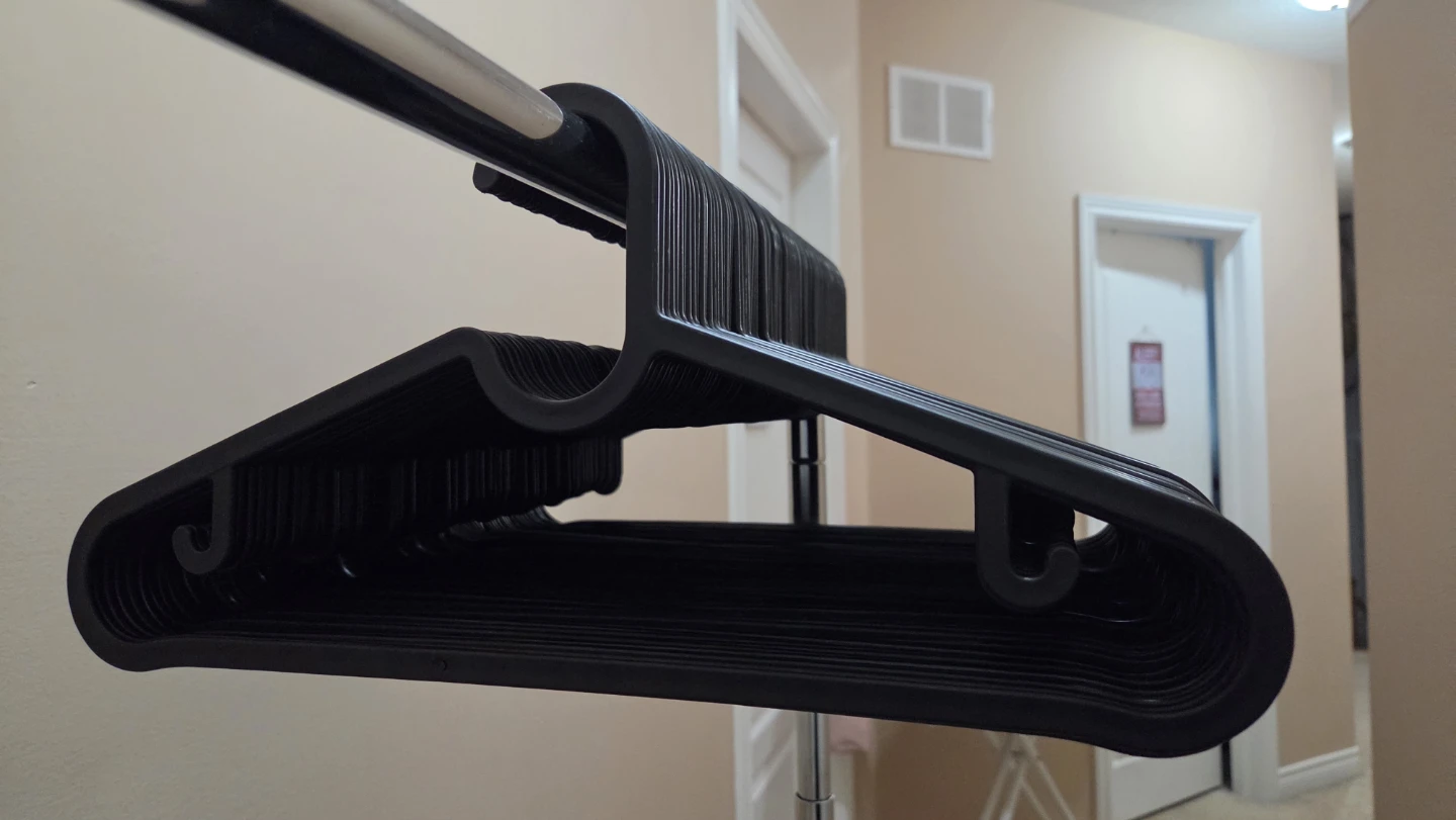 80 Ikea Black Plastic Hangers - photo 2
