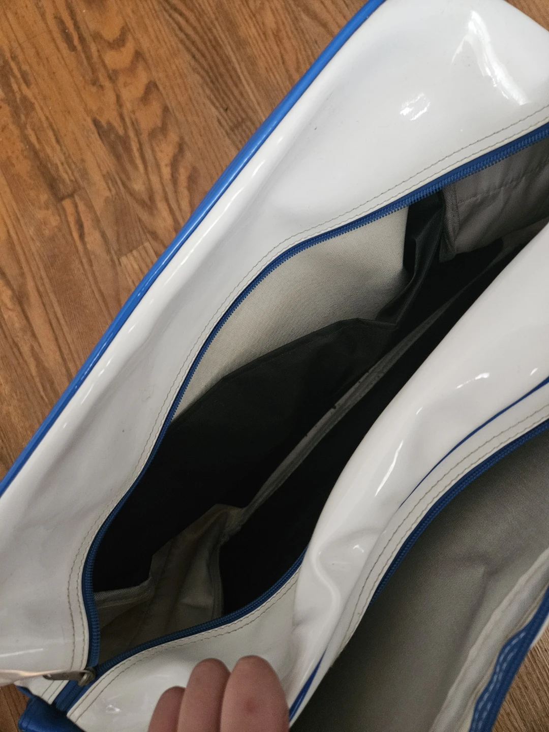 Molten Blue and White Large Duffel Bag - photo 4