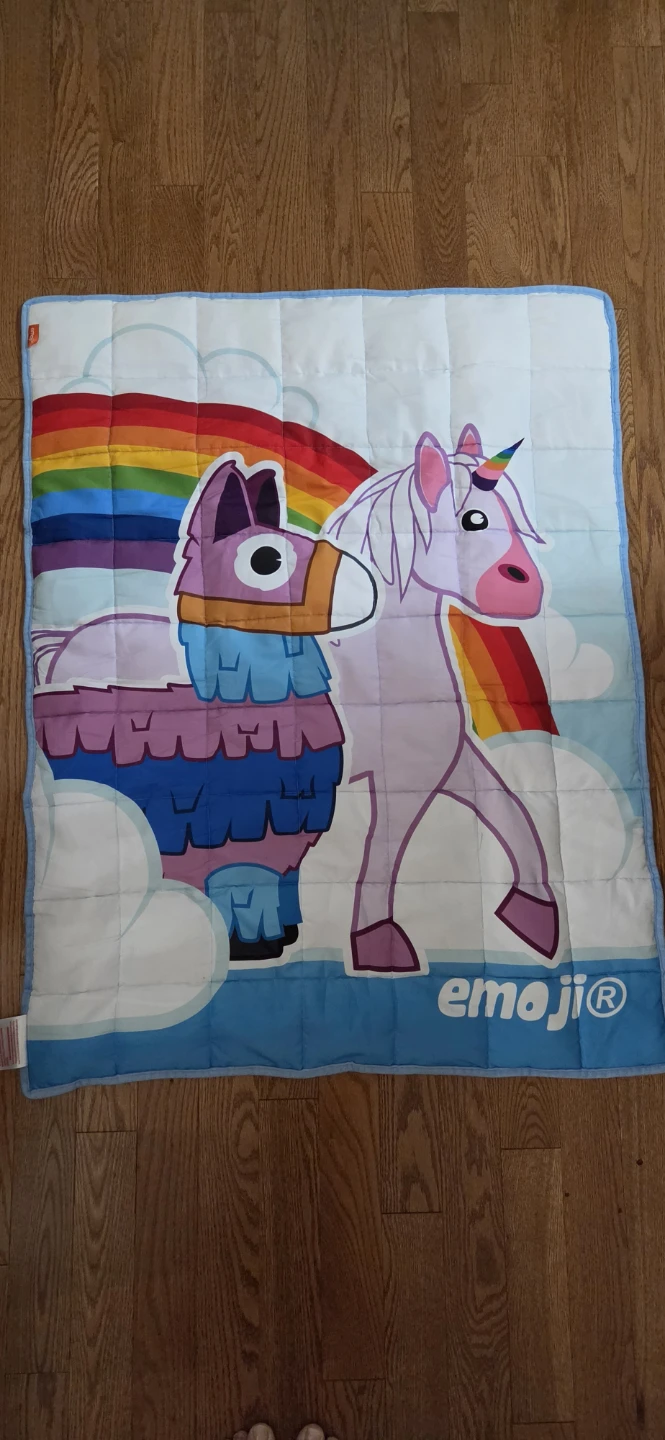 Emoji weighted blanket