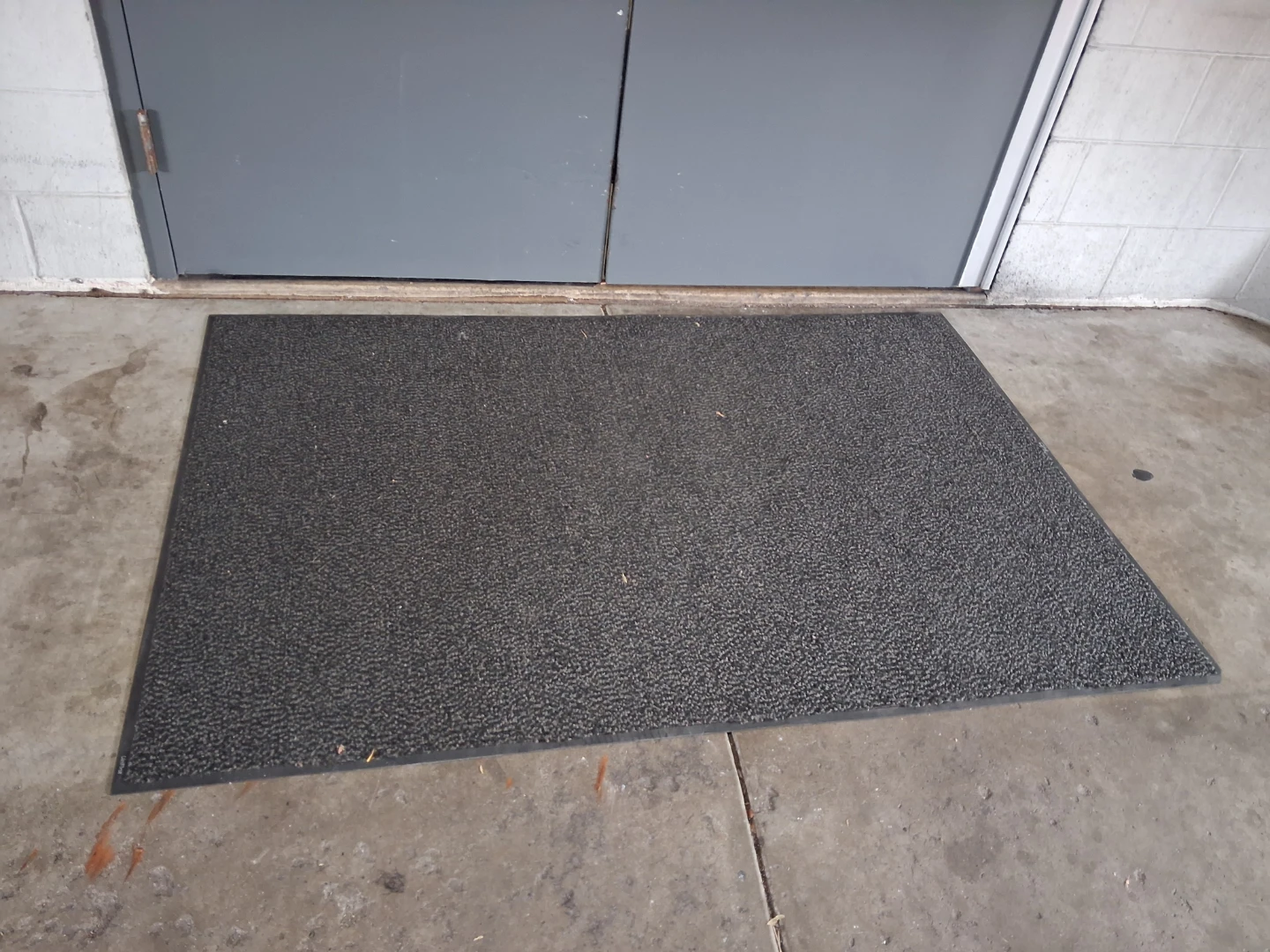 Dark Gray Area Rug - photo 4
