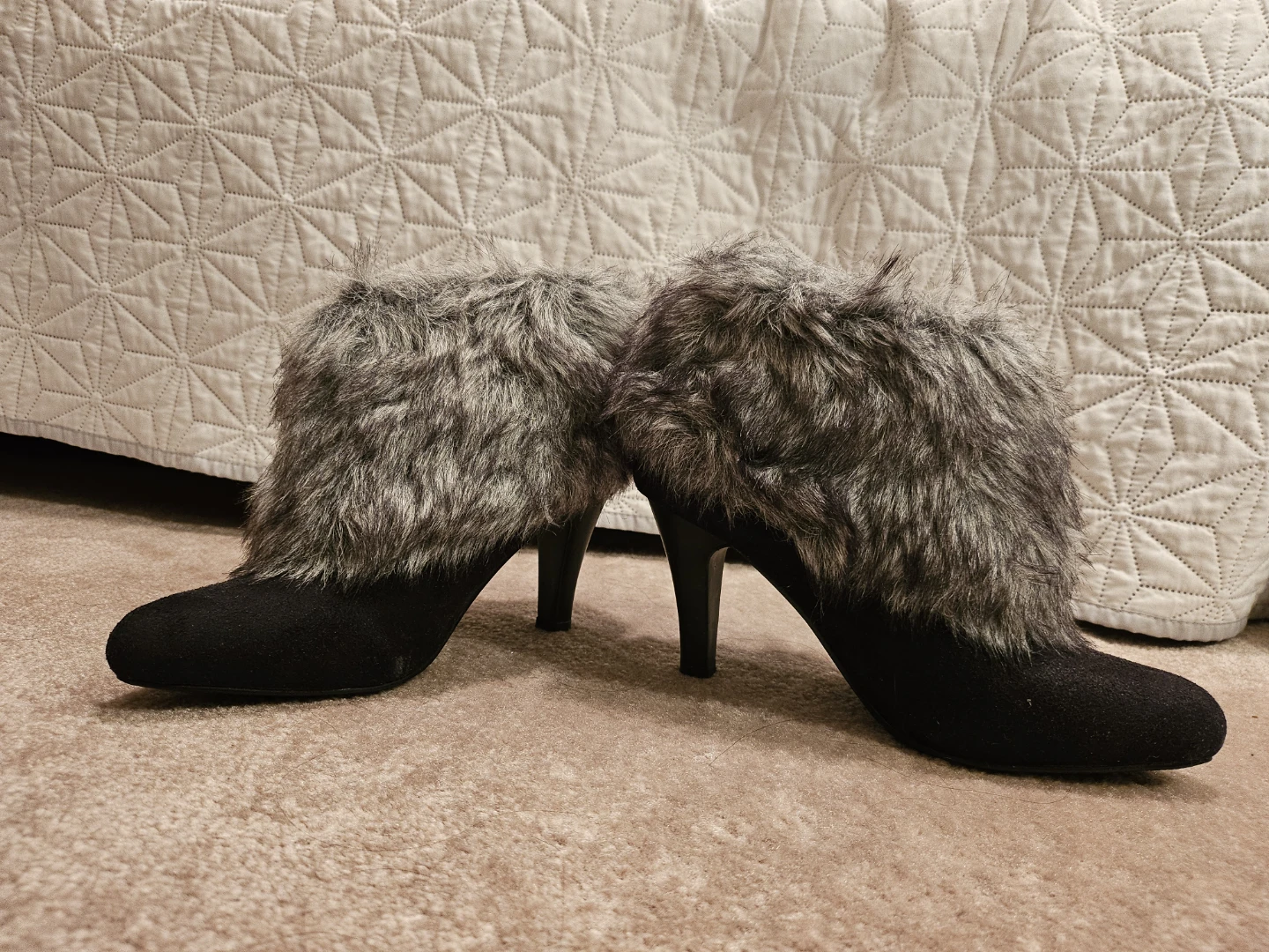 Black Fur-Trimmed Heeled Ankle Boots Size 39 - photo 2