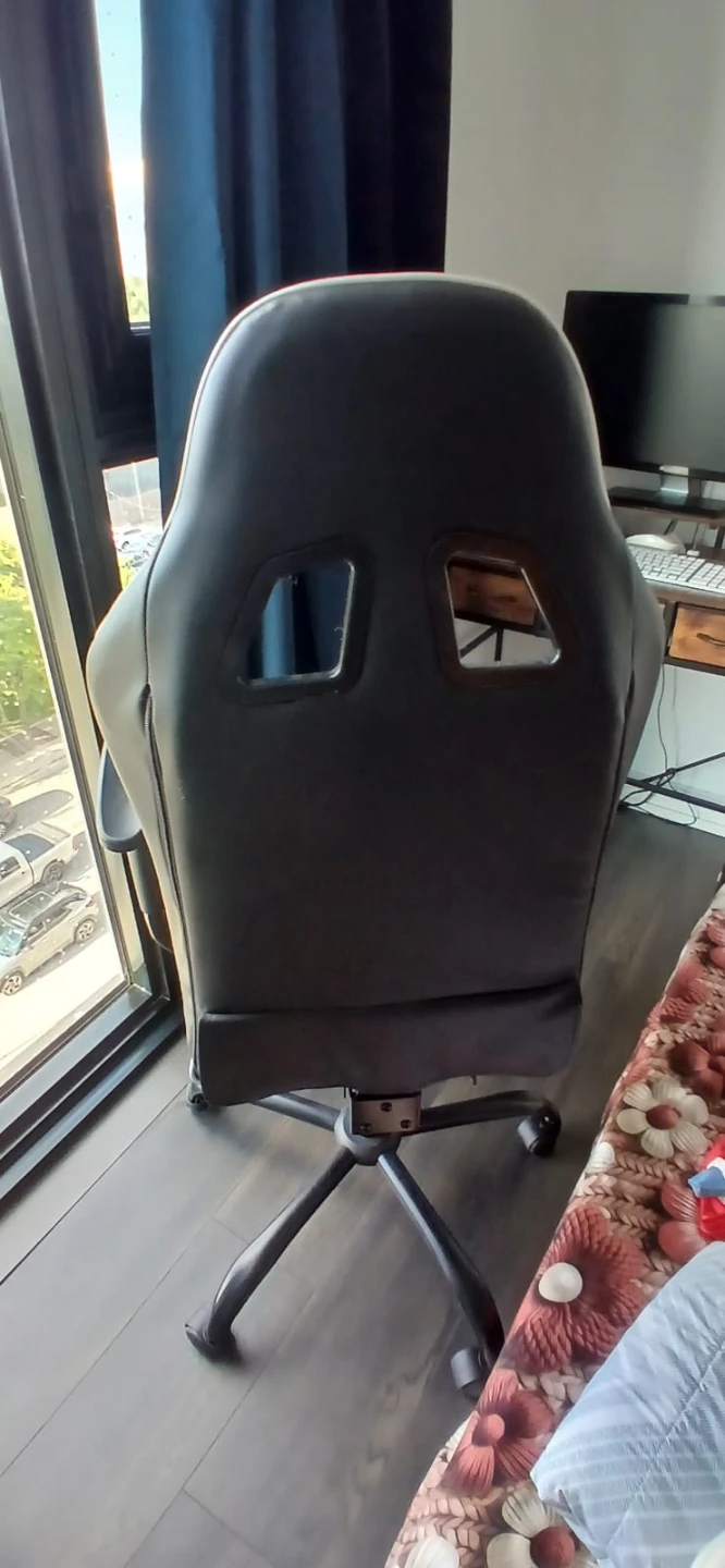 Gaming Chair with Footrest - photo 3