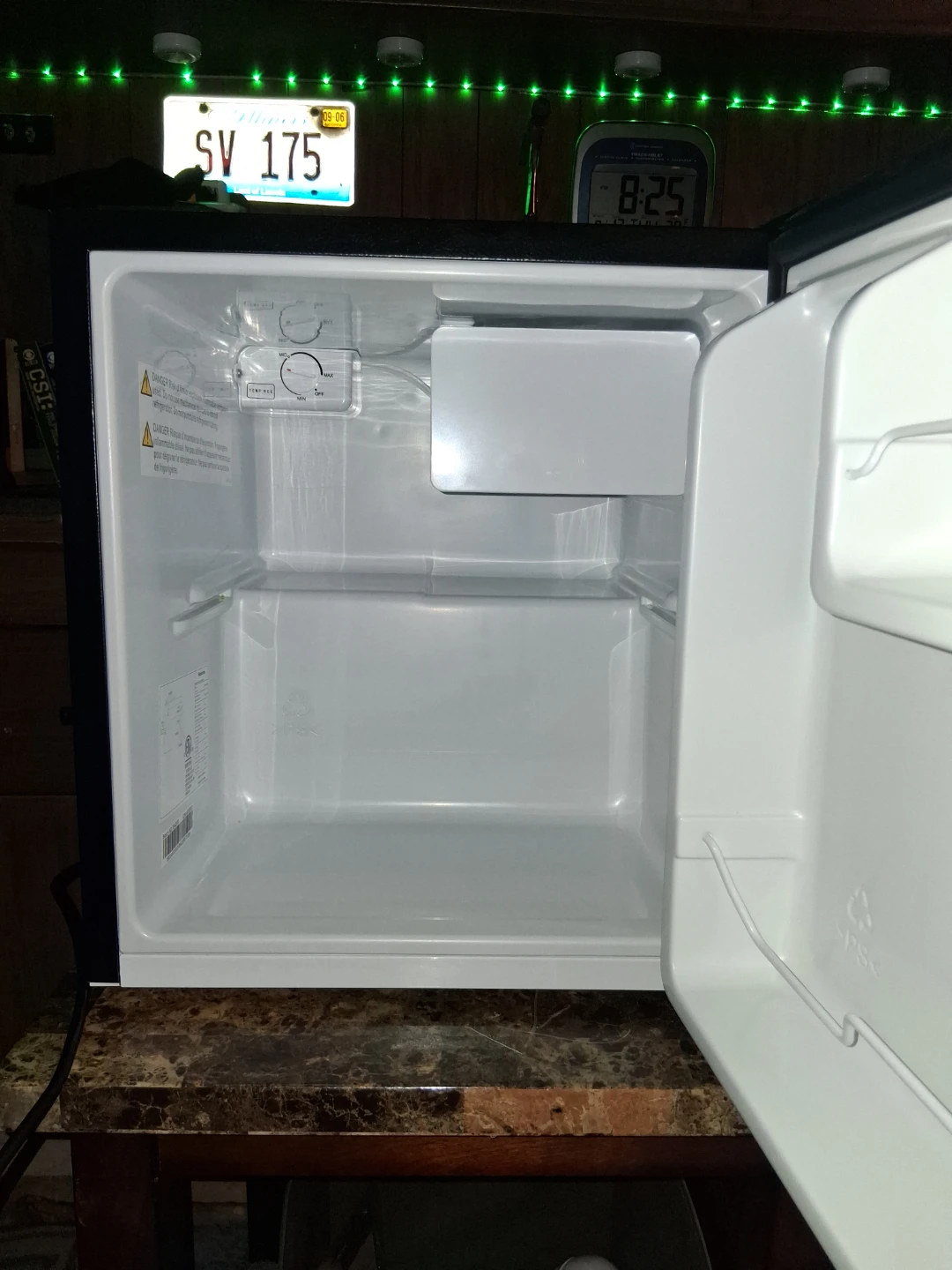 Hisense Mini Fridge - photo 2