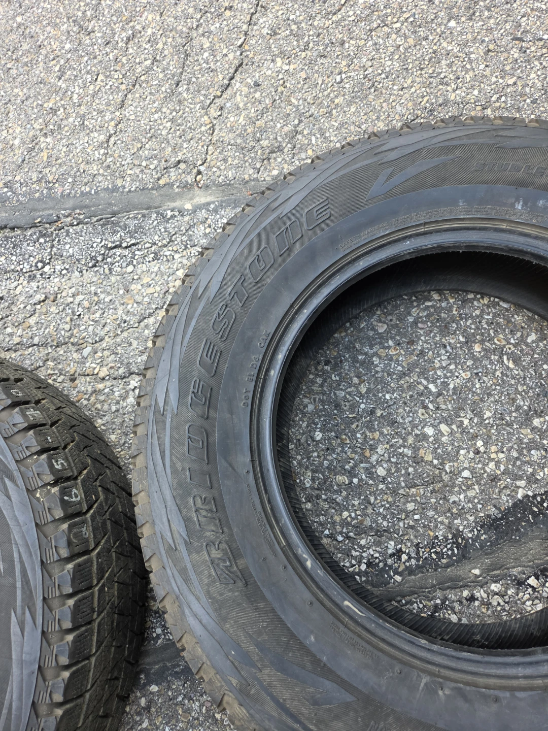 2 tire Bridgestone Blizzak Winter  - P265/70R18 - photo 2