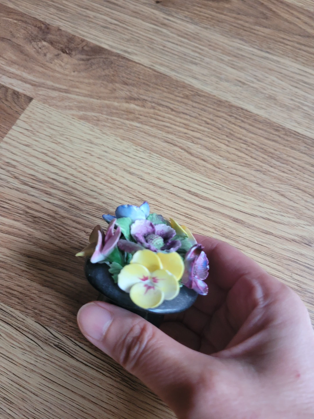 Denton China Figurine - Small Flower Arrangement - photo 4