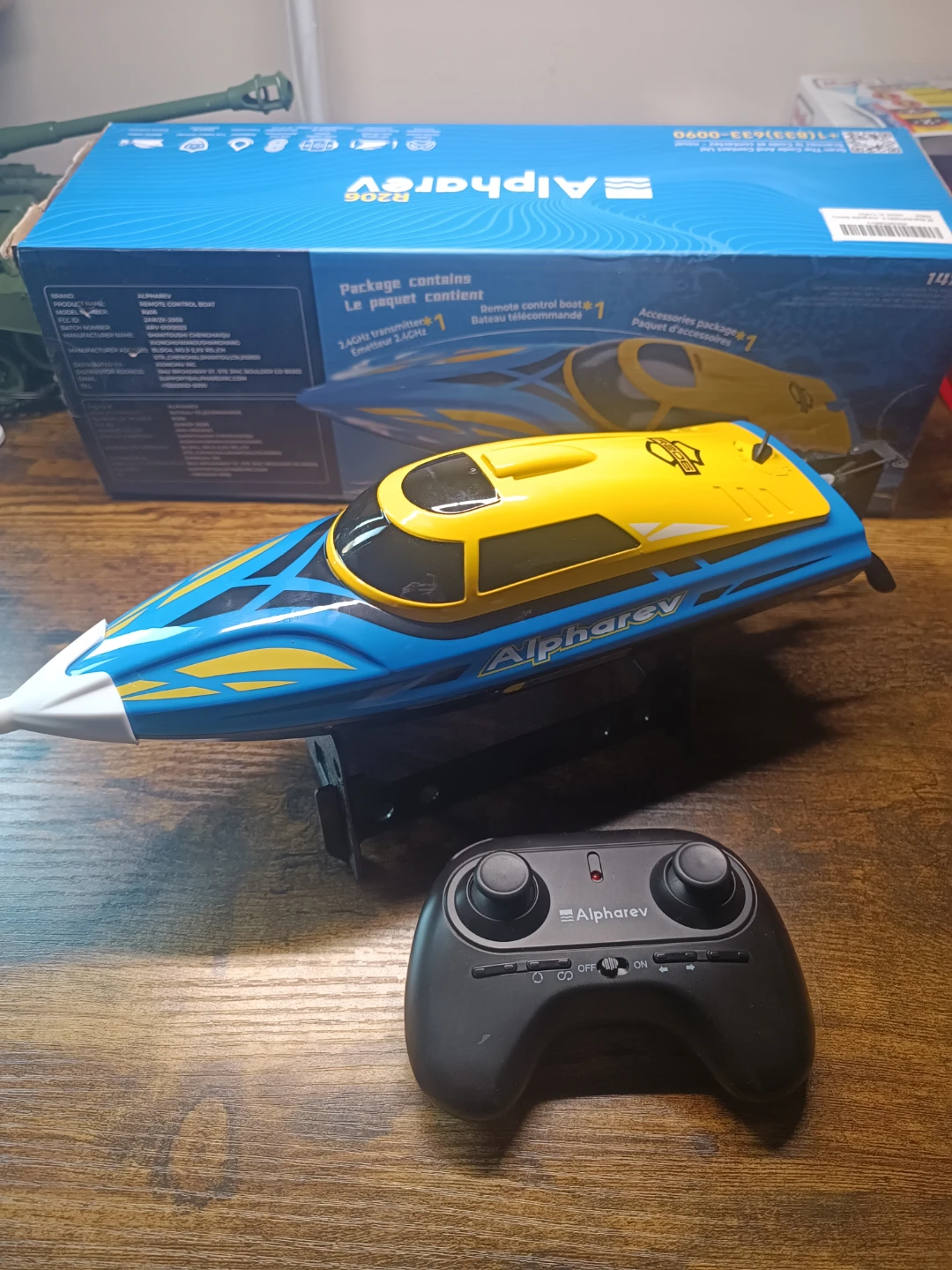 Alpharev R206 Remote Control Boat - photo 2
