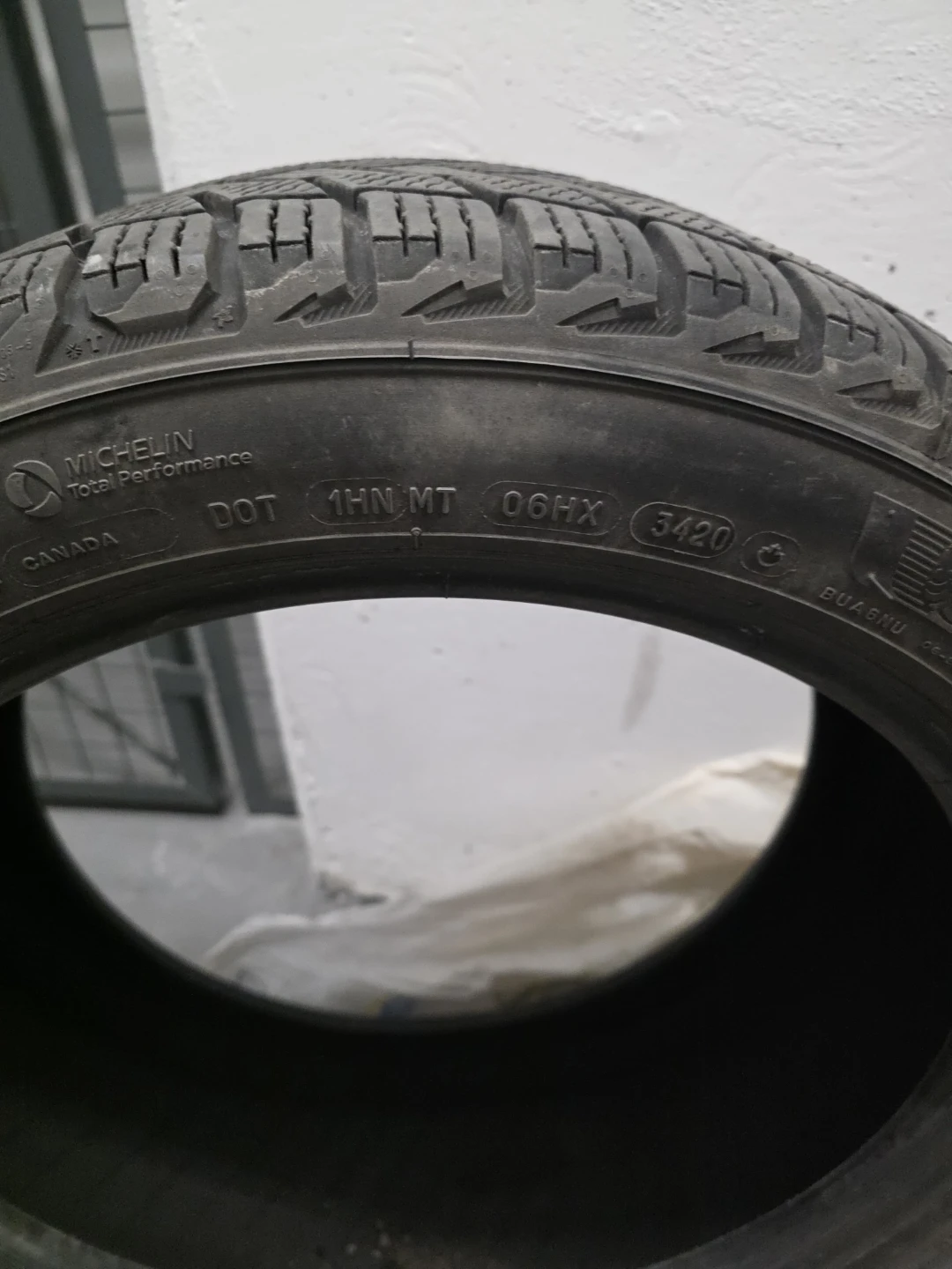 Michelin X-Ice Snow Winter Tire 225/45 R18 - photo 3