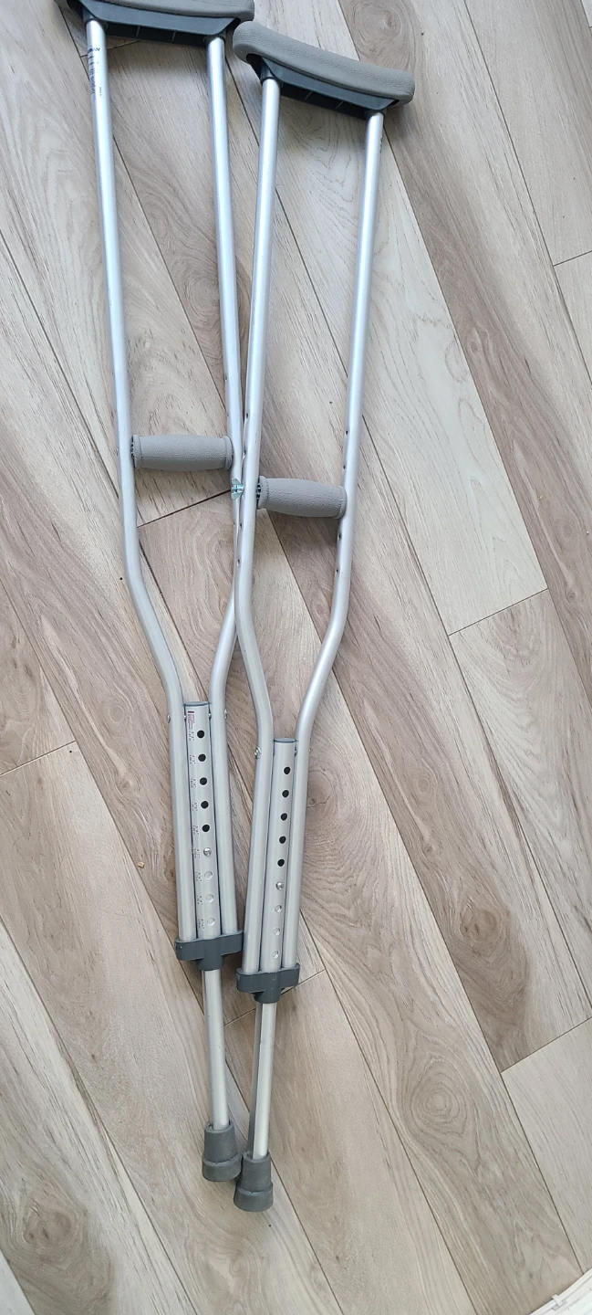 Adjustable Aluminum Crutches