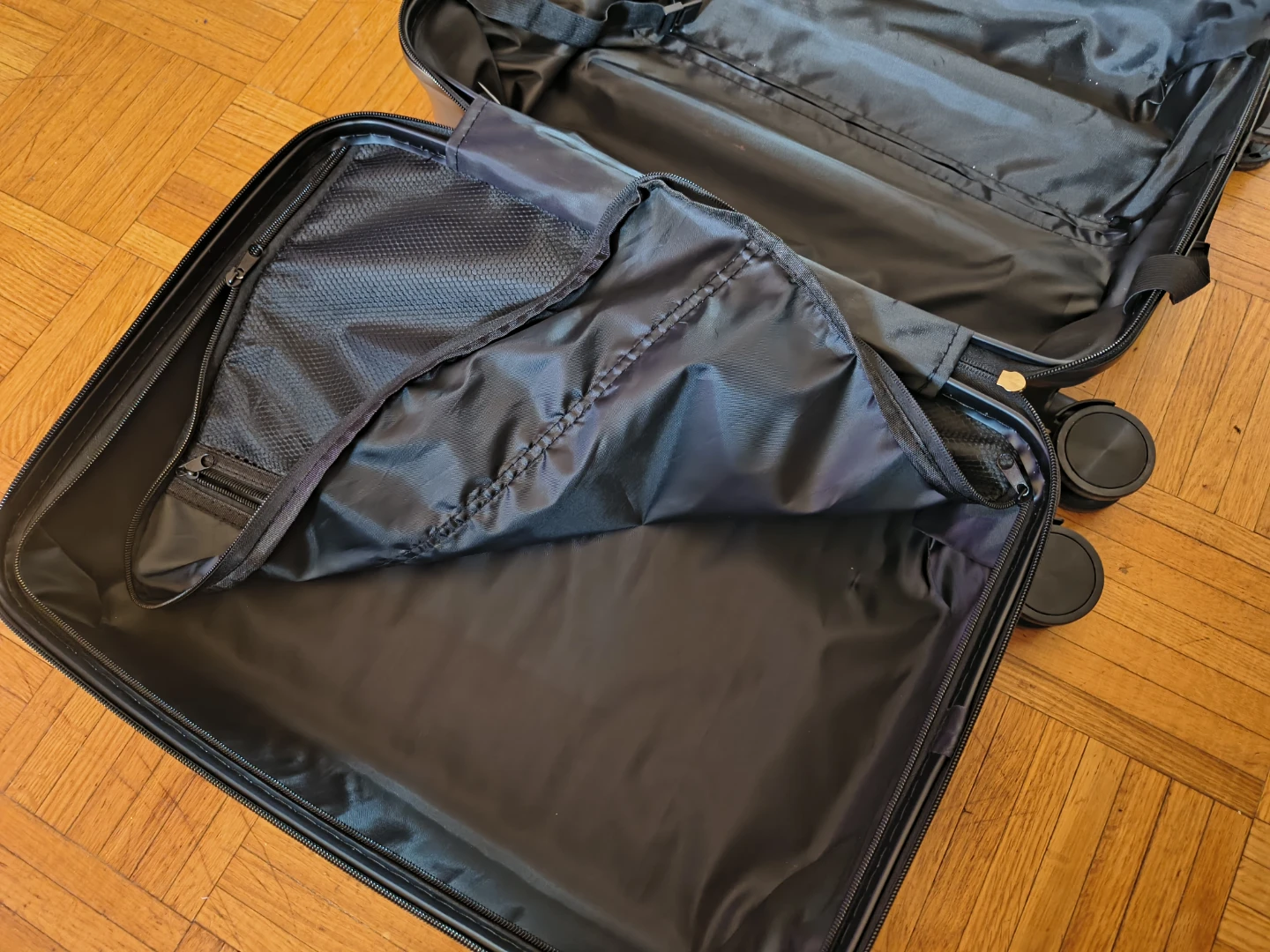 Grey Hardside Luggage - photo 4