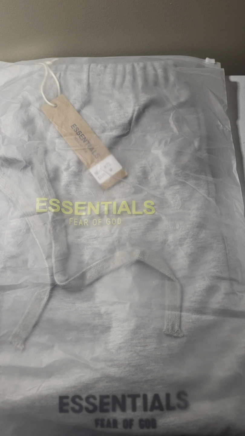 Essentials light grey 60$ - photo 3