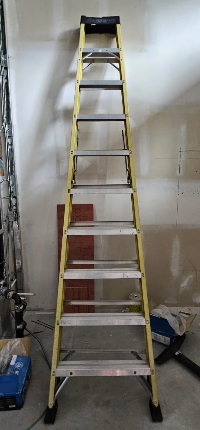 Werner Featherlight 10 Foot Step Ladder
