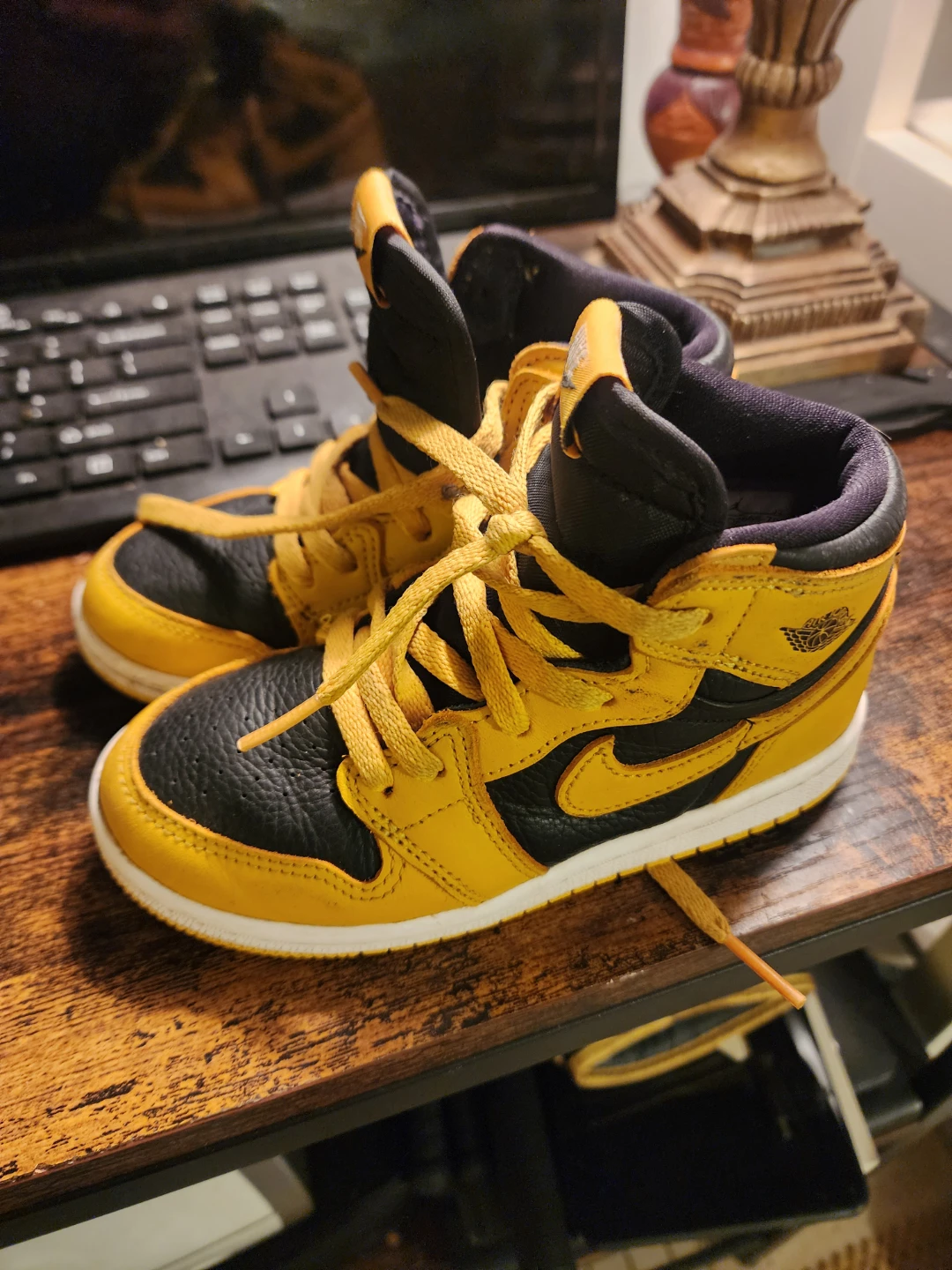 Kids' Nike Air Jordan 1 High OG Sneakers
