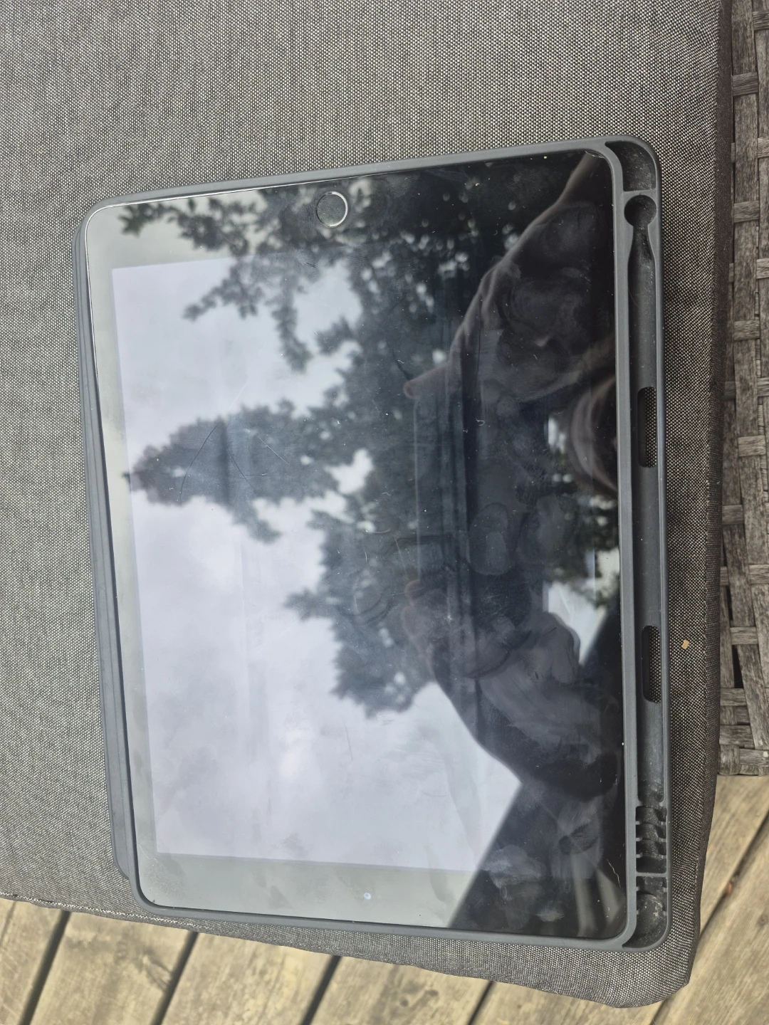 Apple I pad 8th generation