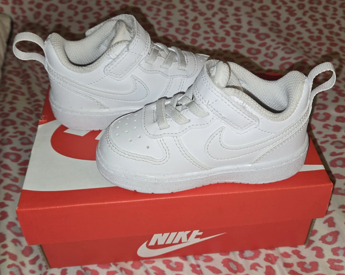 Nike White Uptowns Toddler Shoes 5C(PRE-OWNED)