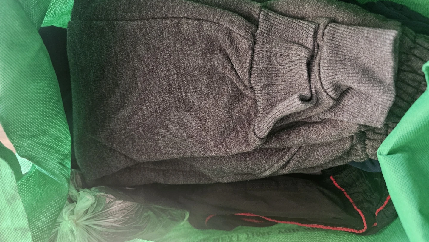 Clothing bag and toys 4-5T - photo 4