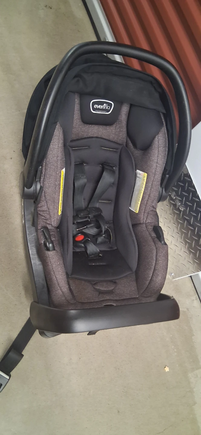 Evenflo Pivot Travel System - Black