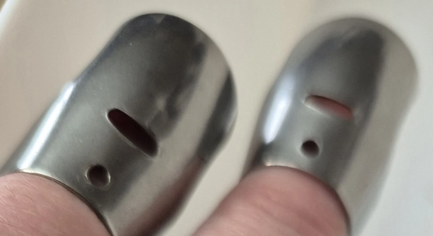 set of 4 Metal Finger Guards for Cooking - photo 2