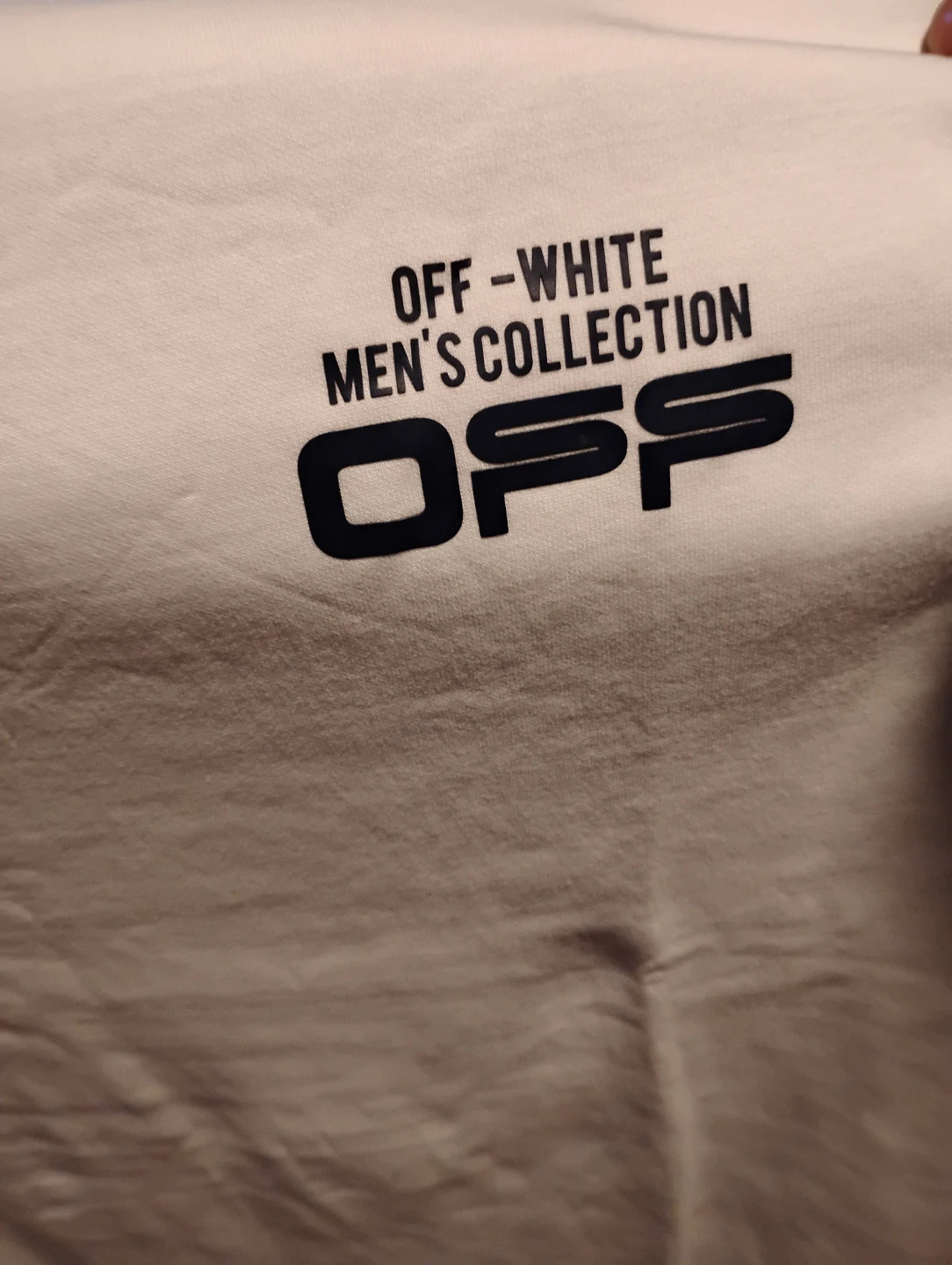 Off-White Men's Collection Bugs Bunny T-Shirt (BRAND NEW) - photo 2