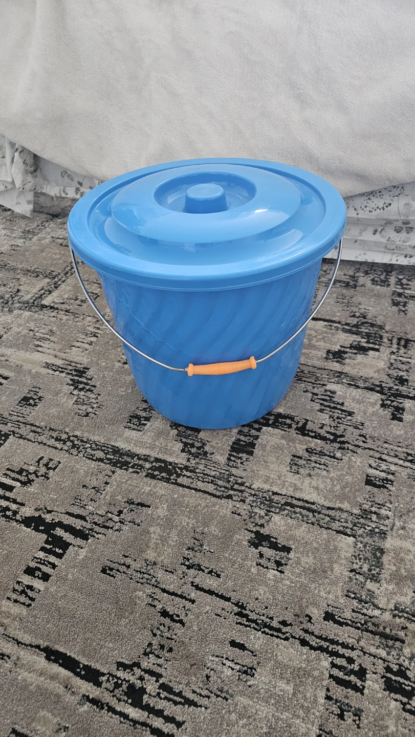 Blue Plastic Bucket with Lid - photo 2