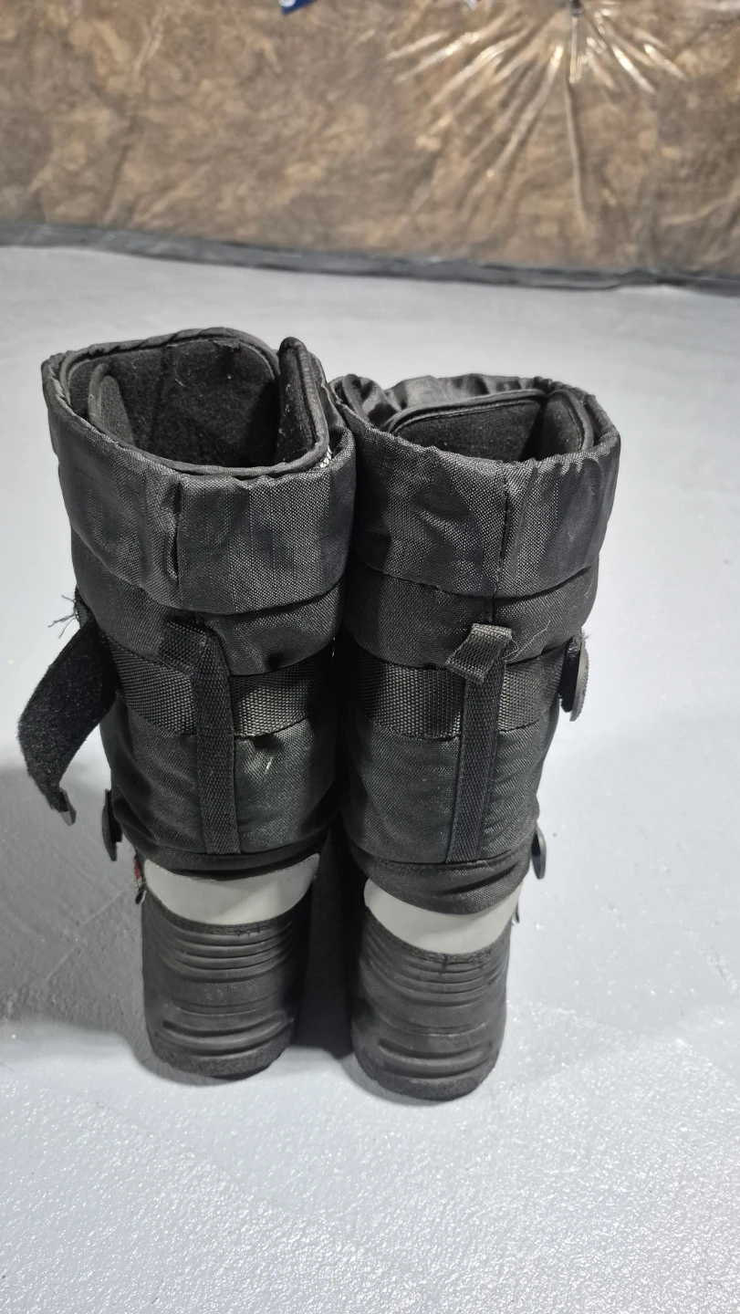 Black Winter Boots Size 10 - photo 2