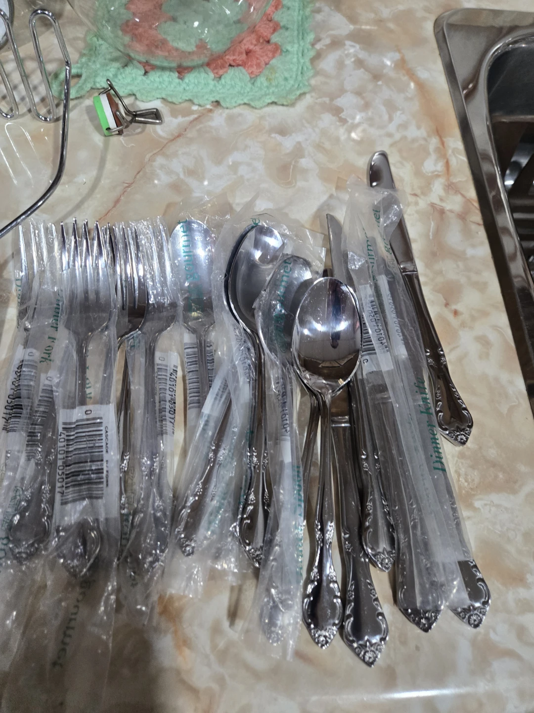 Kitchen Utensil Lot - Tongs, Strainer, Cutlery Set & More - photo 3