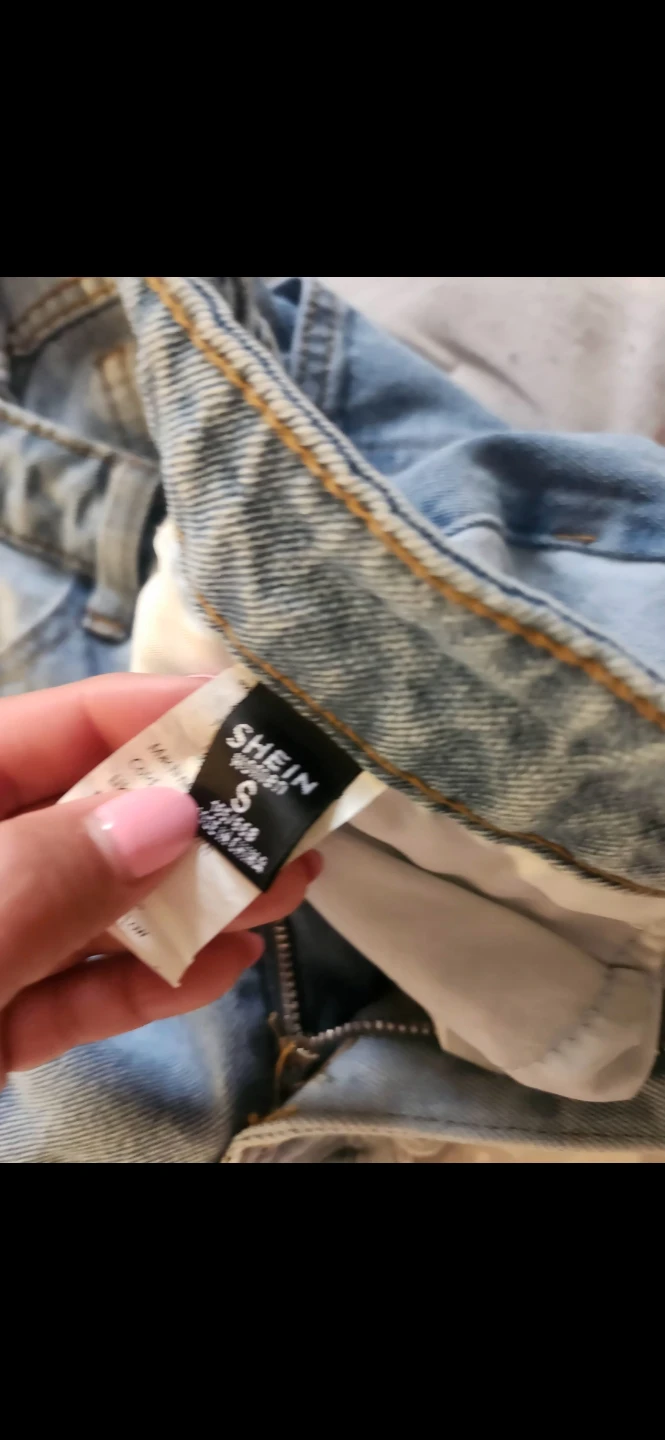 SHEIN light wash distressed denim shorts size S - photo 2