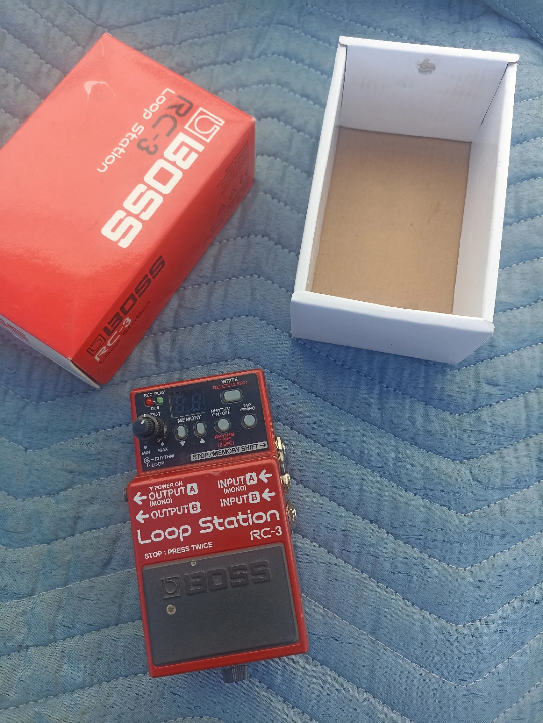 BOSS RC-3 Loop Station Guitar Pedal - photo 2