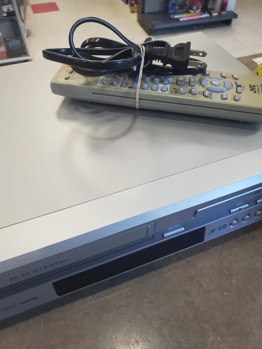 JVC HR-XVC27U VCR/DVD Combo Player