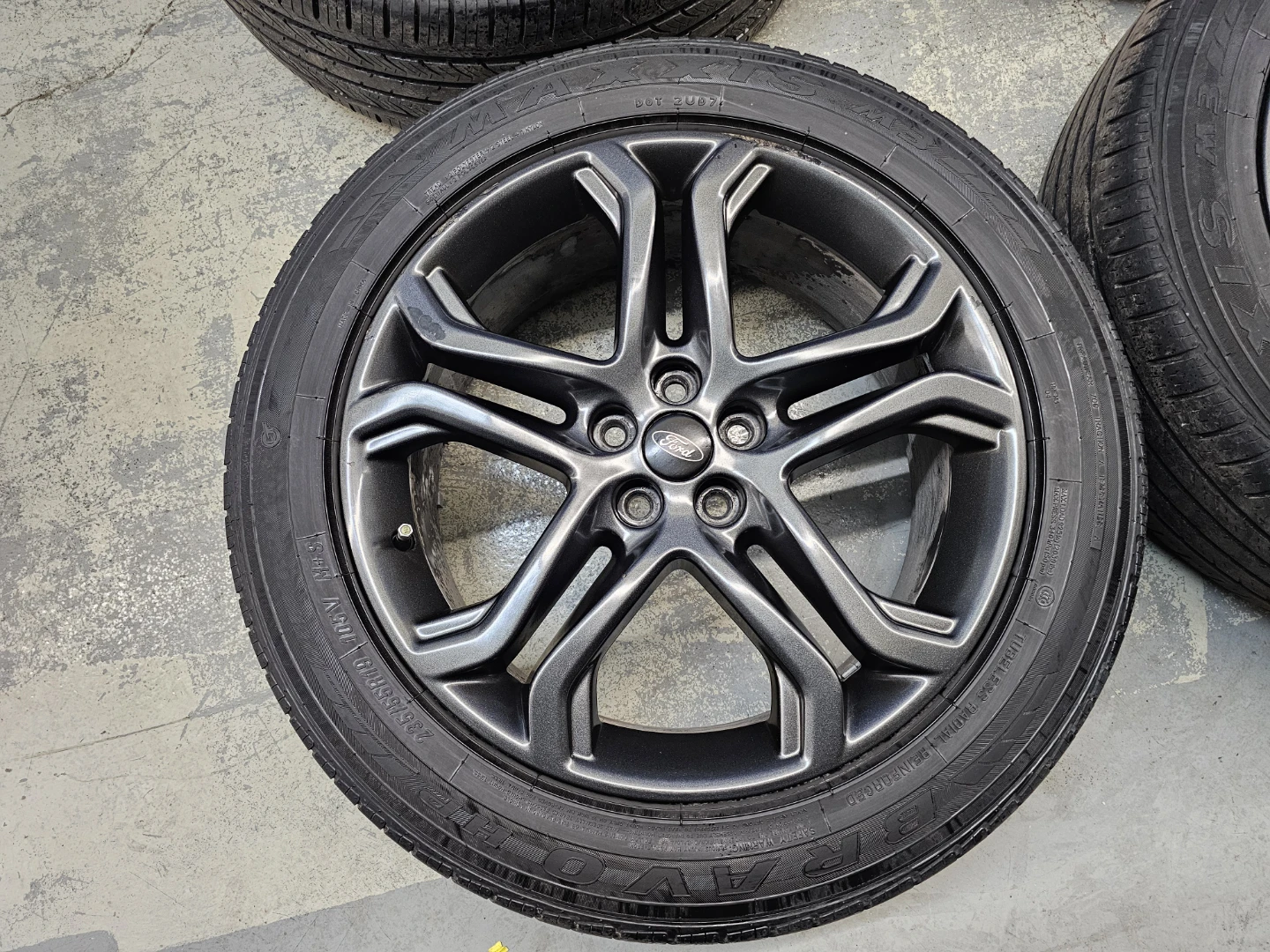 FORD EDGE O.E.M RIMS AND SUMMER TIRES - photo 4