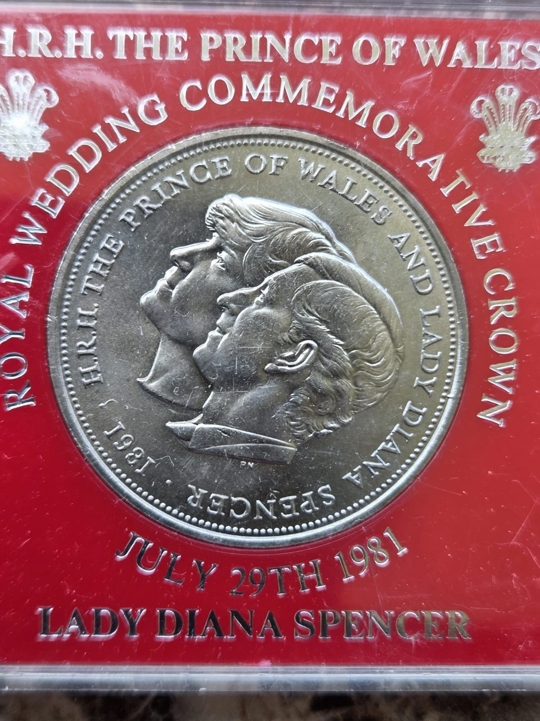 Commemorative Crown Coin - Prince Charles & Lady Diana - photo 2